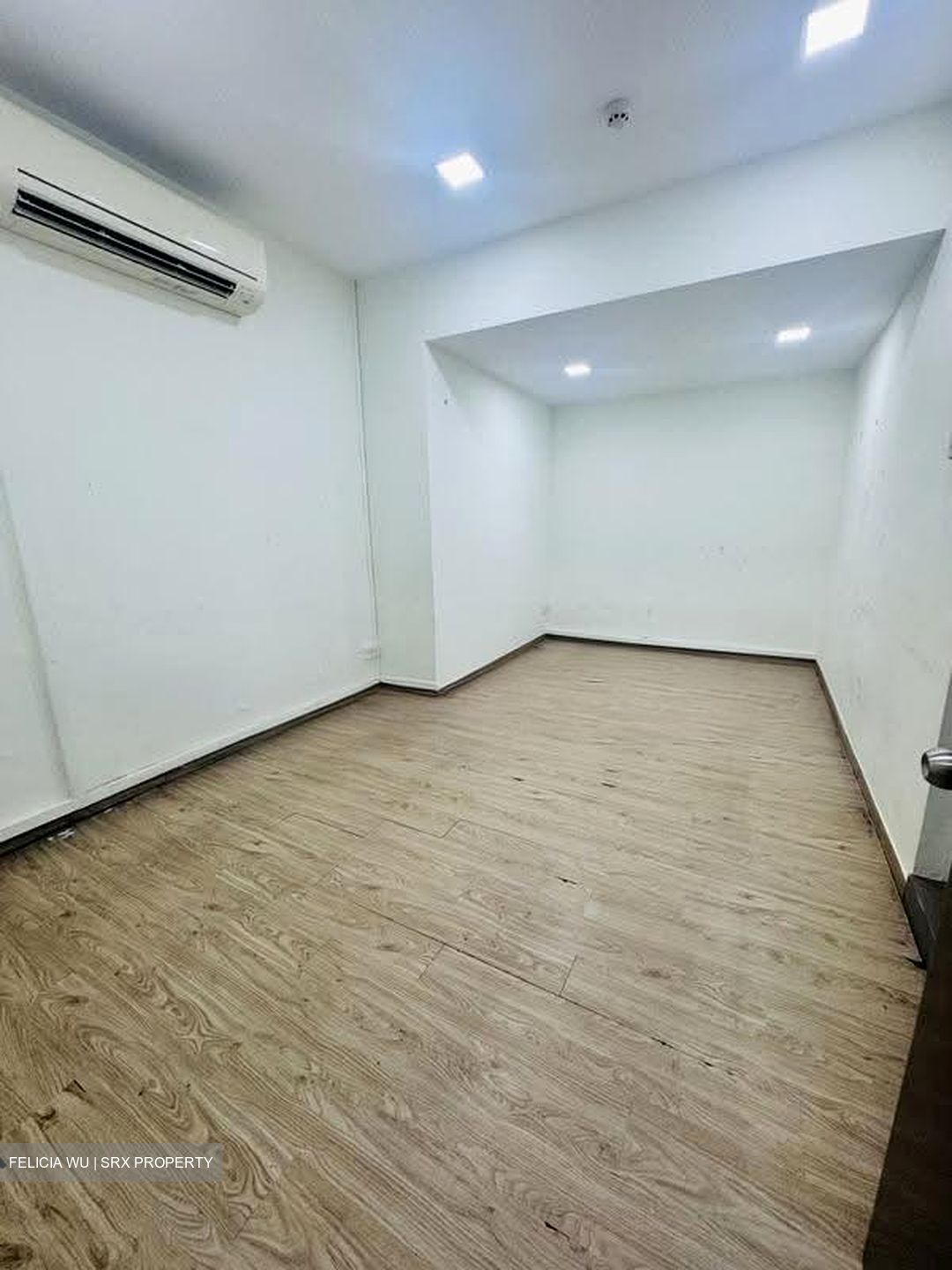 Yishun Street 11 (D27), Shop House #614477371